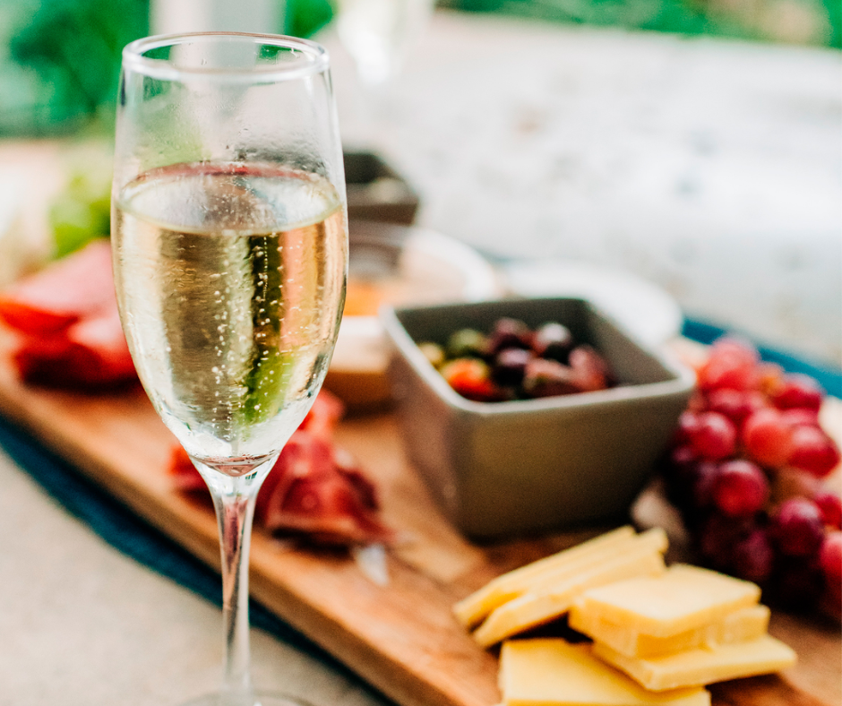 Brut vs Extra Dry - Bubbly Battle: Understanding the Difference Between Brut and Extra Dry