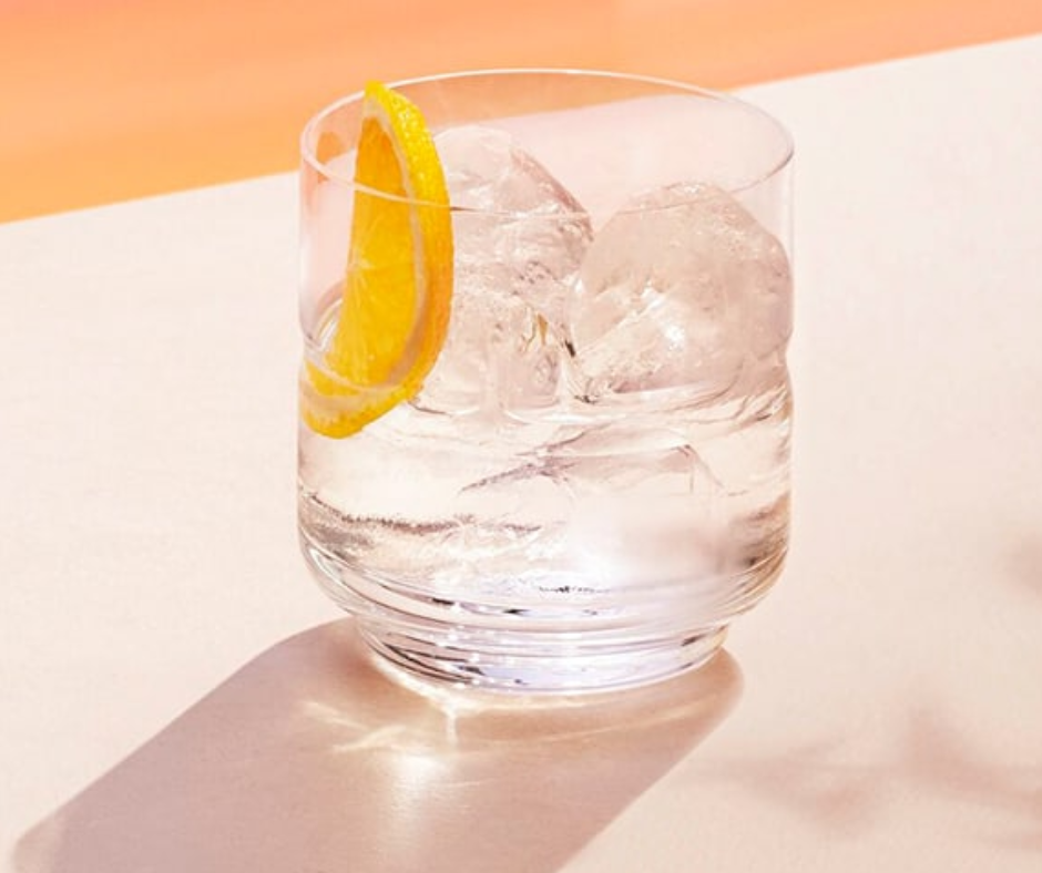 Vodka on the Rocks - Straight Up and Chilled: The Art of Drinking Vodka on the Rocks