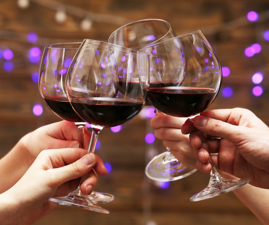 White Wine Glass vs Red Wine Glass: Glassware Guide: Red vs White Wine Glasses