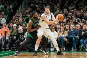 The Mavericks ran out of energy and fell to the Celtics, losing 138-110