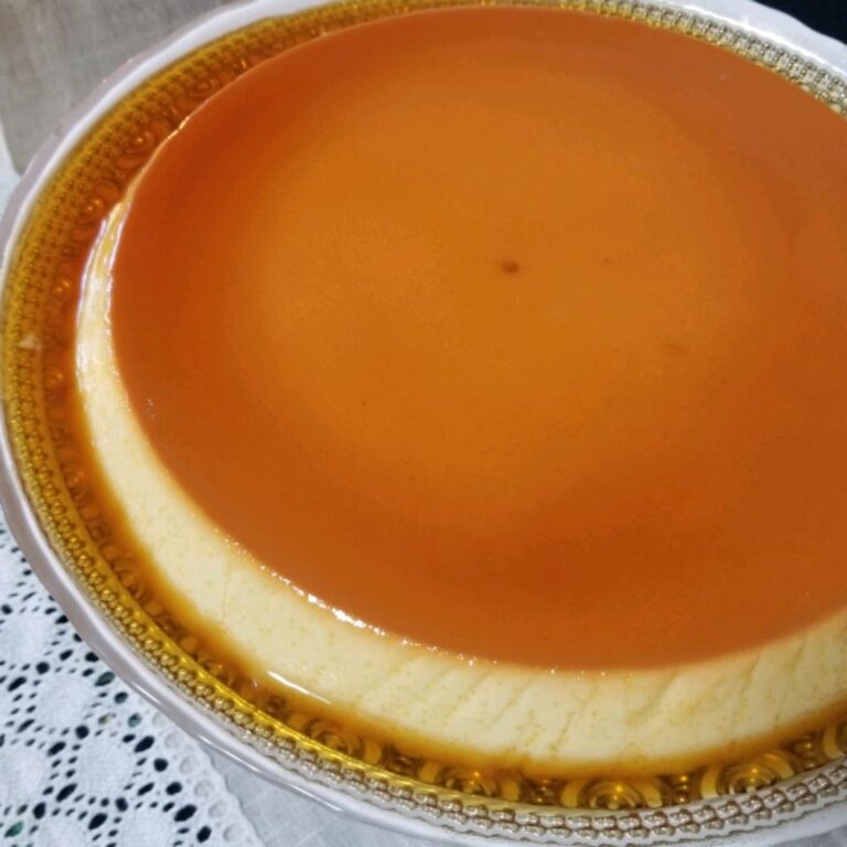 That Creamy Caramel Flan Needs to Be Whipped Up by Every Busy Home Cook!