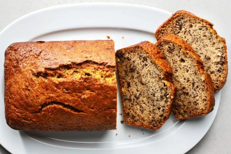 This Easy Banana Nut Bread is a Perfect Bake for Everyone!