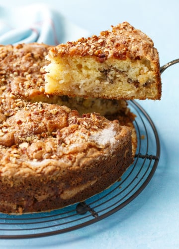 Fuel Your Day with Espresso: Caffeine Kick Crumble Cake Recipe - Ideal Time of the Day to Enjoy Caffeine Kick Crumble Cake